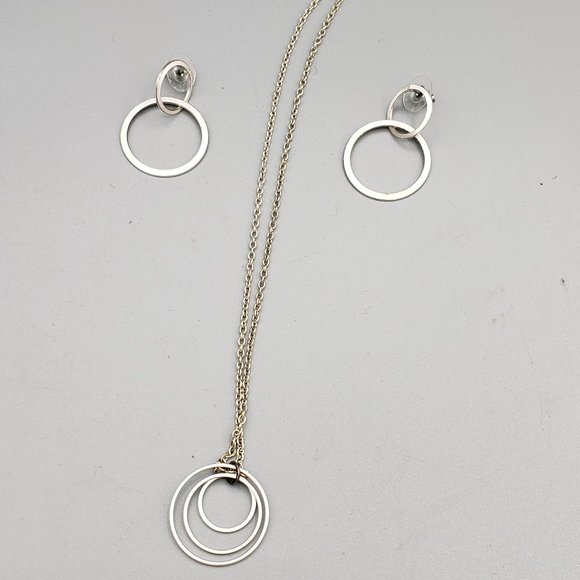 Three Circle Necklace and Earring Set - Picture 1 of 8